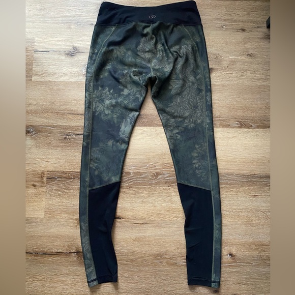 Calia Leaf Print Leggings - Picture 5 of 6